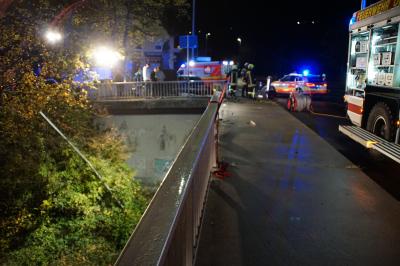 Oberndorf: Polnischer PKW Lenker kam von der Fahrbahn ab und Stuerzte in den Neckar